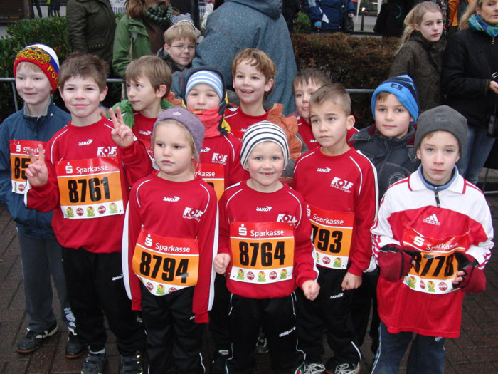 Das Foto ist ein Nachzügler aus dem Vorjahr, die Kinder waren es nicht: RWW-Kids nehmen am Silvesterlauf teil